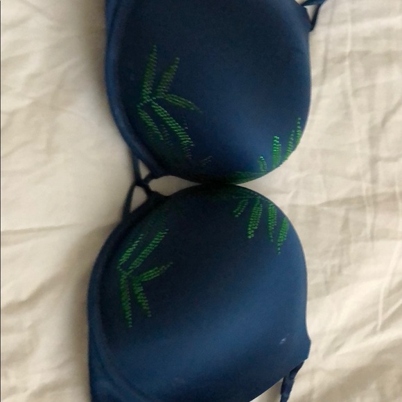 Lot of 3 Victoria secret 34d & 34DD bras - Picture 5 of 8